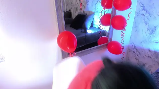 Snapshot of BrianaGarner chatting on 02.15.25 BrianaGarner online show from 02.15.25