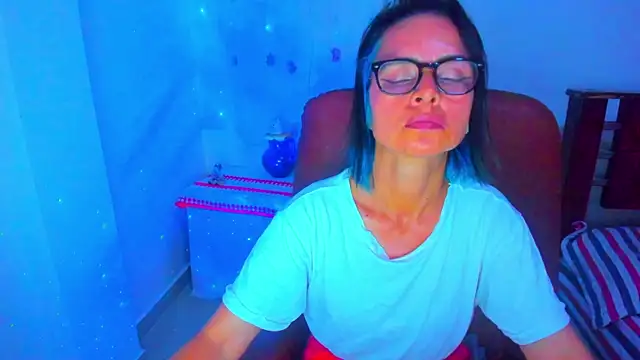 Snapshot of BrianaGarner chatting on 10.25.25 BrianaGarner online show from 10.25.25