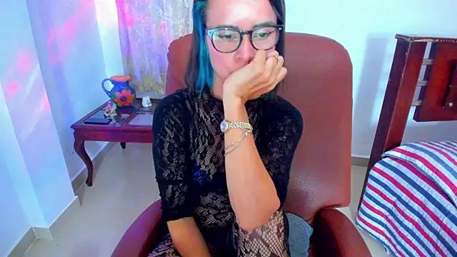 Snapshot of BrianaGarner chatting on 12.18.25 BrianaGarner online show from 12.18.25