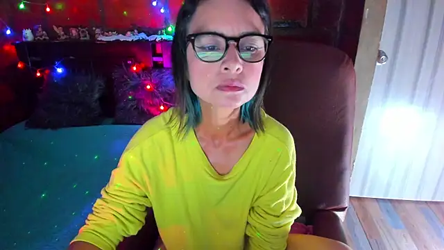 Snapshot of BrianaGarner chatting on 03.04.26 BrianaGarner online show from 03.04.26