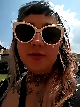 Snapshot of cindy_ink chatting on 01.17.25 cindy ink online show from 01.17.25