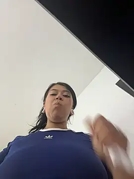 emilyjohanson online show from 04.21.26