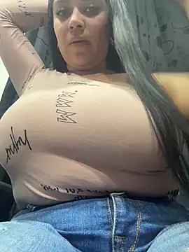 Snapshot of emilyjohanson chatting on 05.29.26 emilyjohanson online show from 05.29.26