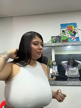Snapshot of emilyjohanson chatting on 07.17.26 emilyjohanson online show from 07.17.26