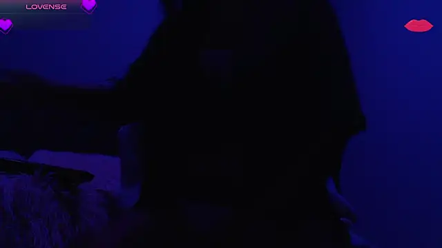 Snapshot of Afroditahott chatting on 10.18.25 Afroditahott online show from 10.18.25