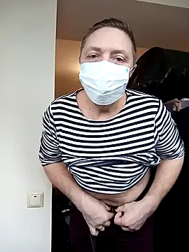 Snapshot of Pokaz2020 chatting on 01.13.25 Pokaz2020 online show from 01.13.25