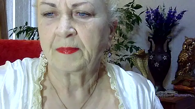 Emma52610 online show from 03.20.25