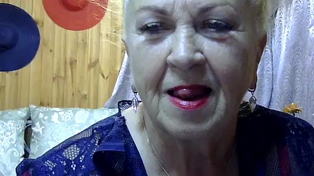 Emma52610 online show from 10.02.25