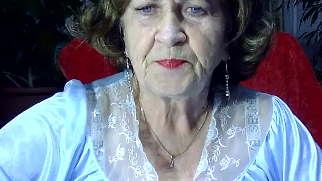 Emma52610 online show from 11.21.25