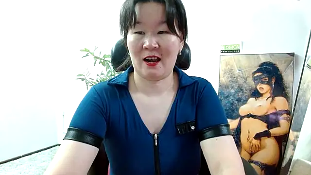 Snapshot of Akira_xx chatting on 01.13.25 Akira xx online show from 01.13.25