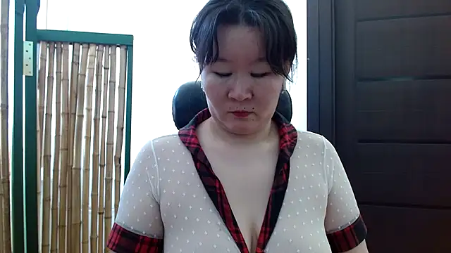 Snapshot of Akira_xx chatting on 01.13.25 Akira xx online show from 01.13.25