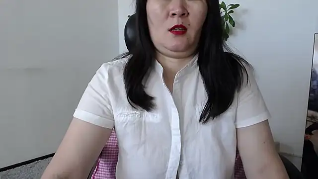 Snapshot of Akira_xx chatting on 09.27.25 Akira xx online show from 09.27.25