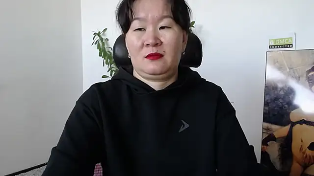 Snapshot of Akira_xx chatting on 10.18.25 Akira xx online show from 10.18.25