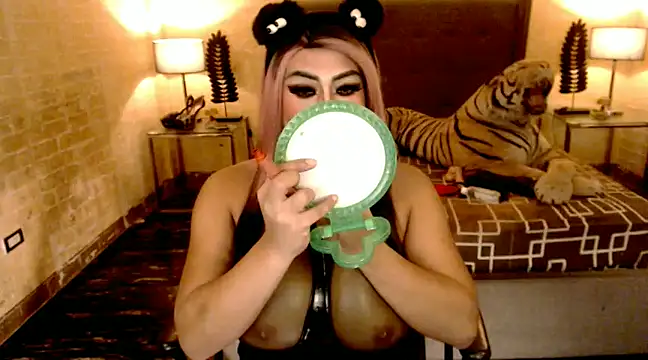 Snapshot of LavictoriaFox chatting on 01.30.25 LavictoriaFox online show from 01.30.25