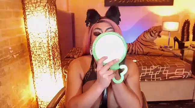 Snapshot of LavictoriaFox chatting on 03.04.25 LavictoriaFox online show from 03.04.25