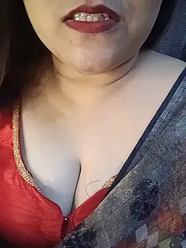 Snapshot of naughtymadam chatting on 05.20.26 naughtymadam online show from 05.20.26