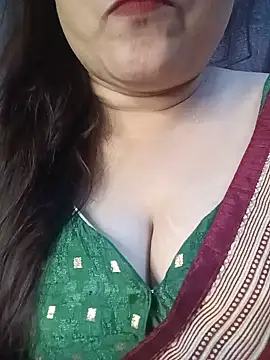 Snapshot of naughtymadam chatting on 05.22.26 naughtymadam online show from 05.22.26