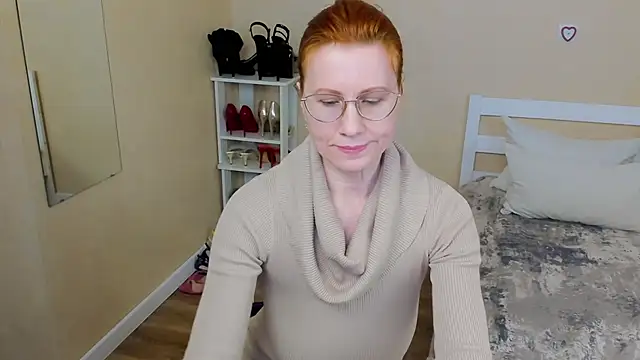 Snapshot of FoxySophia chatting on 03.16.26 FoxySophia online show from 03.16.26