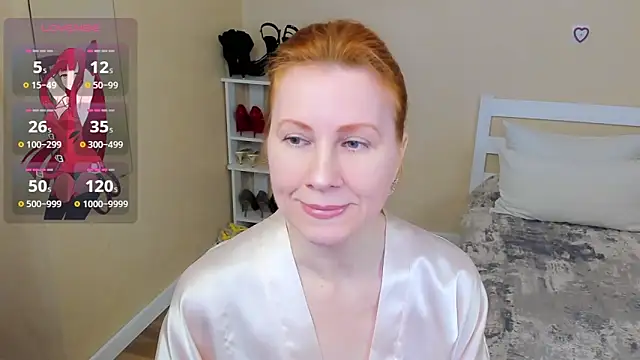 Snapshot of FoxySophia chatting on 03.17.26 FoxySophia online show from 03.17.26