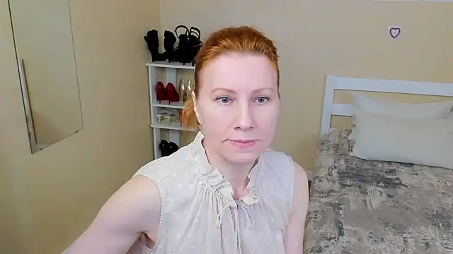 Snapshot of FoxySophia chatting on 03.19.26 FoxySophia online show from 03.19.26