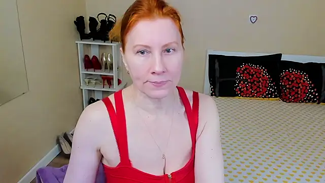 Snapshot of FoxySophia chatting on 03.25.26 FoxySophia online show from 03.25.26