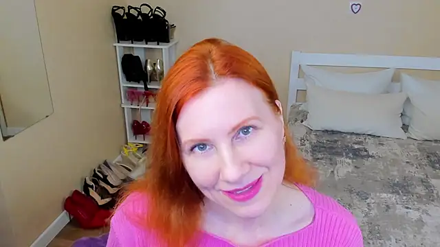 Snapshot of FoxySophia chatting on 05.31.26 FoxySophia online show from 05.31.26