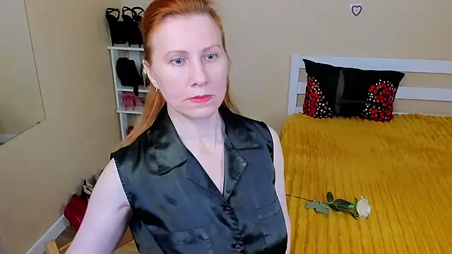 Snapshot of FoxySophia chatting on 06.29.26 FoxySophia online show from 06.29.26