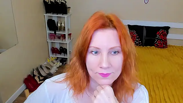 Snapshot of FoxySophia chatting on 07.04.26 FoxySophia online show from 07.04.26