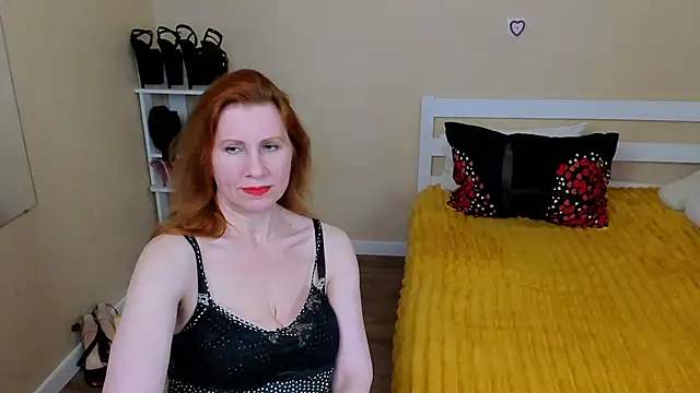 Snapshot of FoxySophia chatting on 07.20.26 FoxySophia online show from 07.20.26
