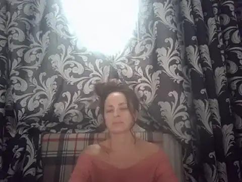 Snapshot of LindaStarS chatting on 01.28.25 LindaStarS online show from 01.28.25