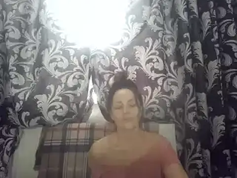 Snapshot of LindaStarS chatting on 01.29.25 LindaStarS online show from 01.29.25