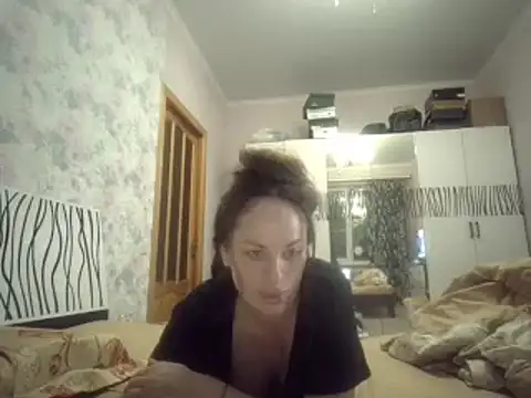 Snapshot of LindaStarS chatting on 02.05.25 LindaStarS online show from 02.05.25