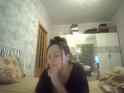 Snapshot of LindaStarS chatting on 02.06.25 LindaStarS online show from 02.06.25