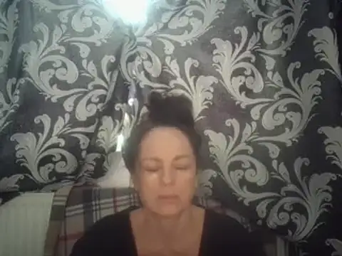 Snapshot of LindaStarS chatting on 02.10.25 LindaStarS online show from 02.10.25