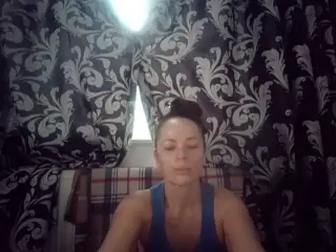 Snapshot of LindaStarS chatting on 02.14.25 LindaStarS online show from 02.14.25