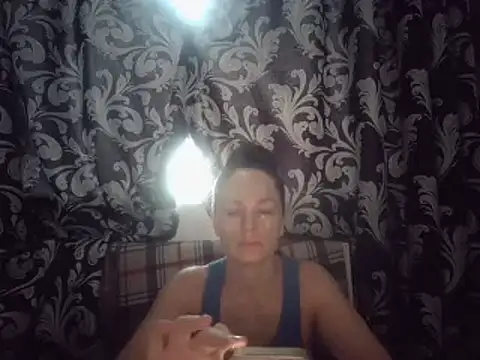 Snapshot of LindaStarS chatting on 02.20.25 LindaStarS online show from 02.20.25