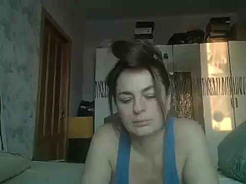 Snapshot of LindaStarS chatting on 02.22.25 LindaStarS online show from 02.22.25