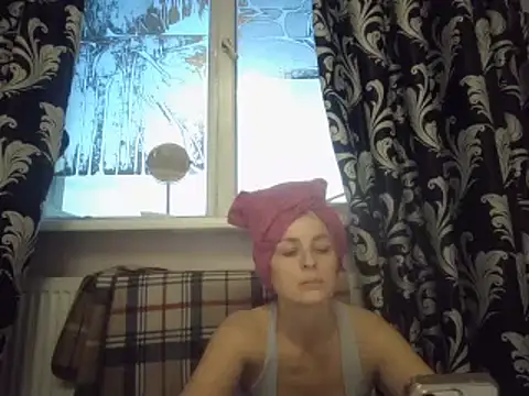 Snapshot of LindaStarS chatting on 02.27.25 LindaStarS online show from 02.27.25