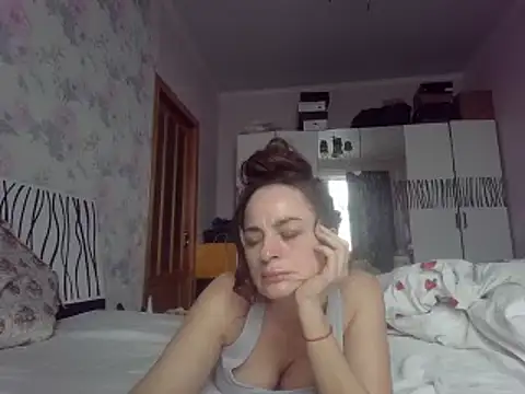 Snapshot of LindaStarS chatting on 03.02.25 LindaStarS online show from 03.02.25