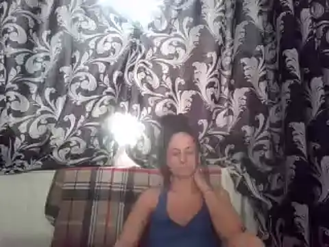 Snapshot of LindaStarS chatting on 03.04.25 LindaStarS online show from 03.04.25