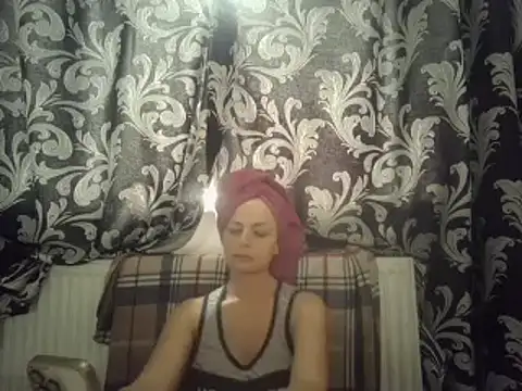 Snapshot of LindaStarS chatting on 03.15.25 LindaStarS online show from 03.15.25