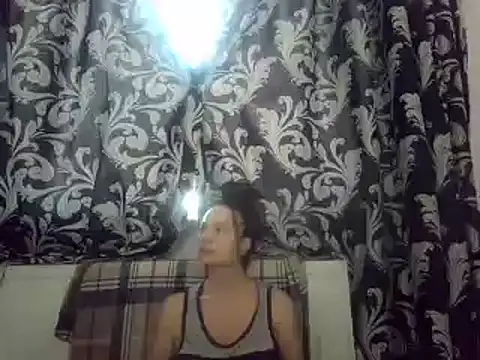 Snapshot of LindaStarS chatting on 03.22.25 LindaStarS online show from 03.22.25