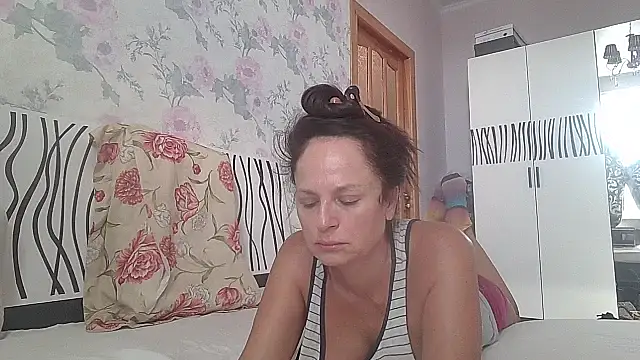 Snapshot of LindaStarS chatting on 09.11.25 LindaStarS online show from 09.11.25