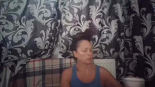 Snapshot of LindaStarS chatting on 09.26.25 LindaStarS online show from 09.26.25