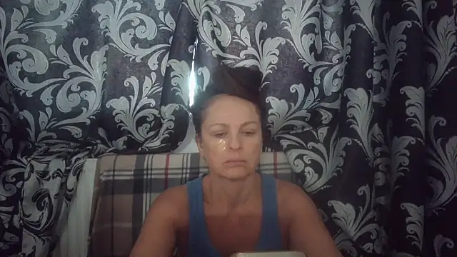 Snapshot of LindaStarS chatting on 09.29.25 LindaStarS online show from 09.29.25