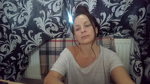 Snapshot of LindaStarS chatting on 11.02.25 LindaStarS online show from 11.02.25