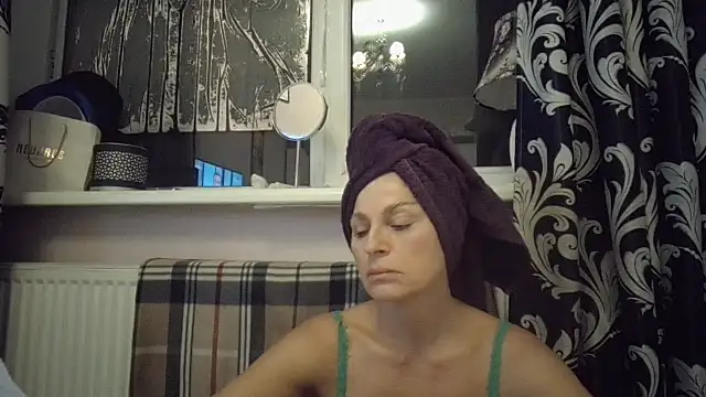 LindaStarS online show from 11.22.25