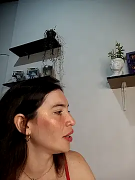 Snapshot of loveuu-bae chatting on 12.22.24 loveuu-bae online show from 12.22.24