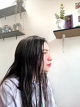 Snapshot of loveuu-bae chatting on 02.08.25 loveuu-bae online show from 02.08.25