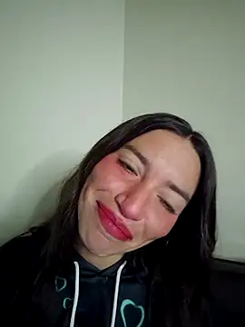 Snapshot of loveuu-bae chatting on 10.29.25 loveuu-bae online show from 10.29.25